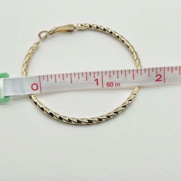 Set of Gold Hoop Earring-New! - Picture 2 of 5